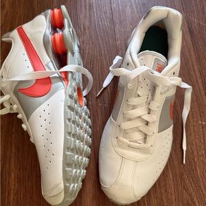 Nike Shox CL women’s size 11, like new